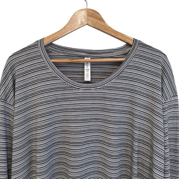 Athleta Cloudlight Stratus Striped Black and White Women’s Top Size 1X - Picture 5 of 7